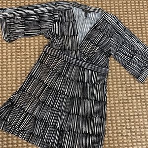BCBG Maxazria Women’s Size Large Black and White Fun Dress